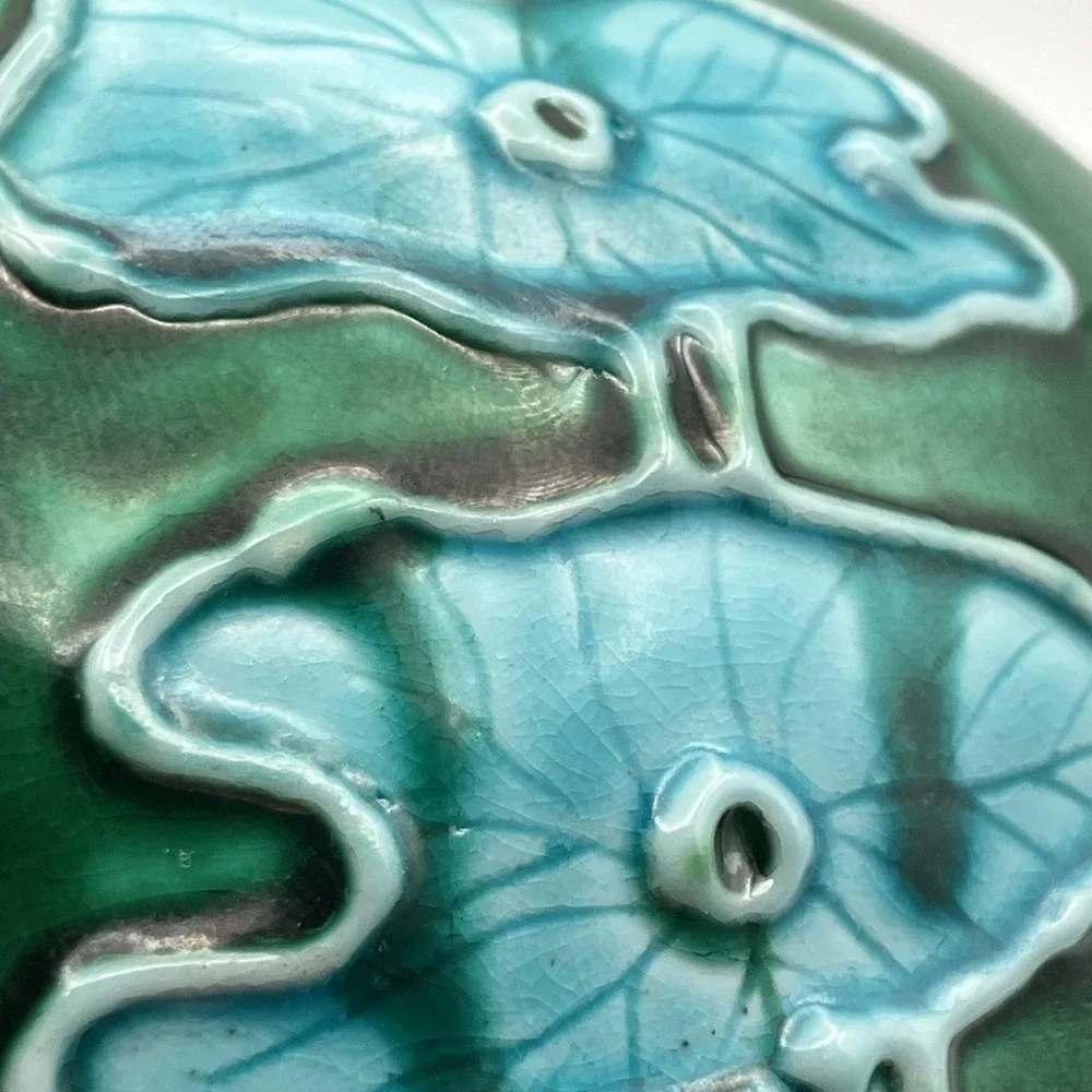 Chinese Fahua-Style Relief Porcelain Bowl w/ Crane &‎ Lotus - Kangxi Mark